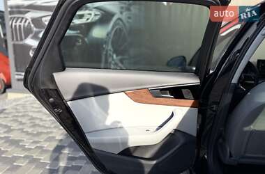 Седан Audi A4 2022 в 