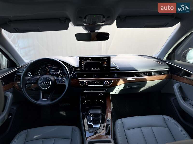 Седан Audi A4 2022 в Львове