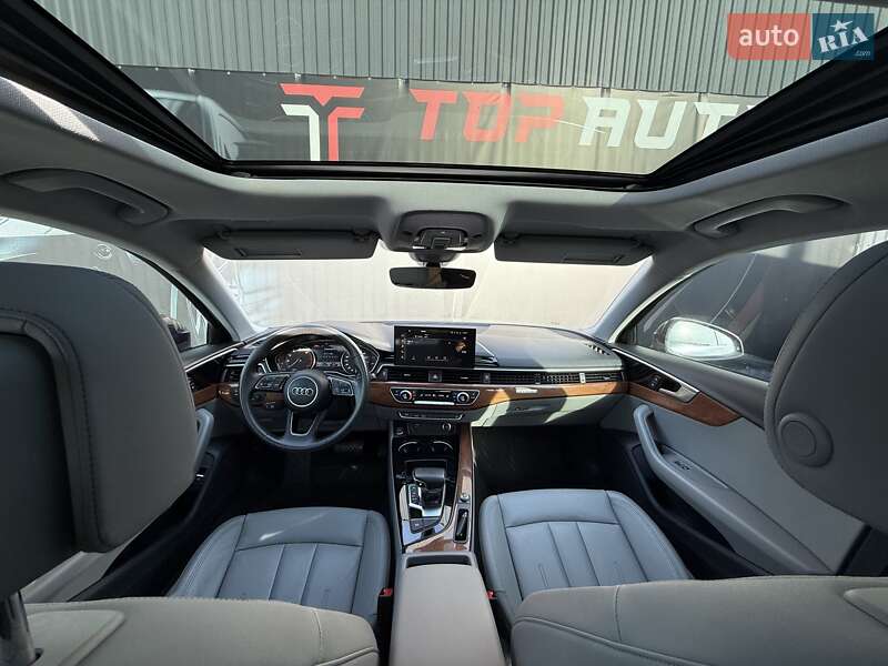 Седан Audi A4 2022 в Львове