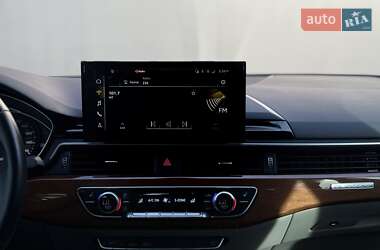 Седан Audi A4 2022 в 
