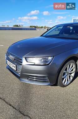 Седан Audi A4 2016 в 