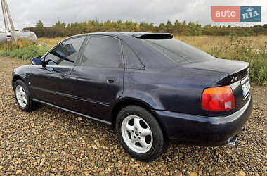 Седан Audi A4 1995 в Львове