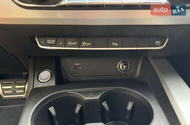 Седан Audi A4 2017 в 