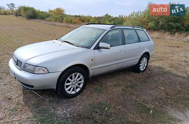 Универсал Audi A4 1997 в 