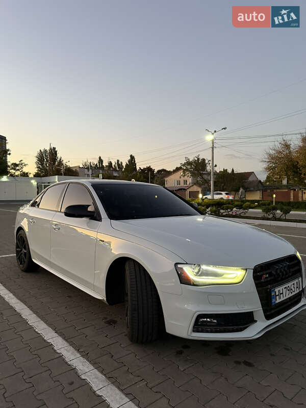 Седан Audi A4 2015 в Одессе