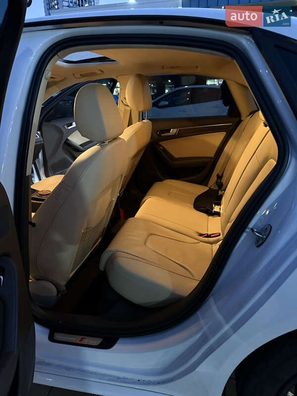 Седан Audi A4 2015 в Одессе