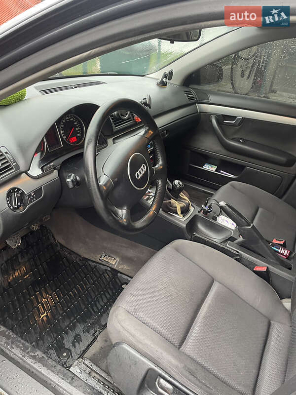 Седан Audi A4 2001 в Балті