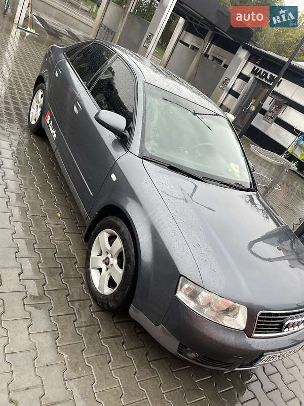 Седан Audi A4 2001 в Балті