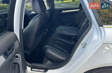Седан Audi A4 2015 в 