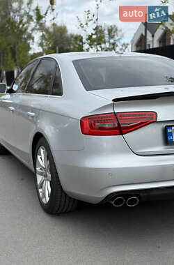 Седан Audi A4 2012 в 