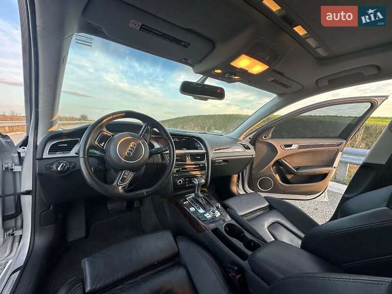Седан Audi A4 2013 в Львові