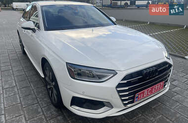 Седан Audi A4 2021 в 