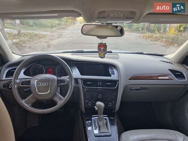 Седан Audi A4 2011 в Запорожье