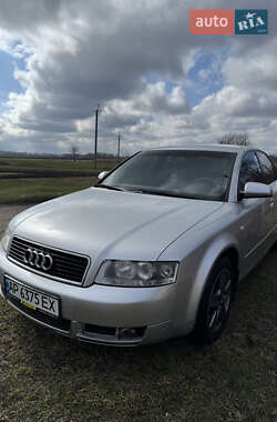 Седан Audi A4 2002 в  фото 2 Седан Audi A4 2002 в