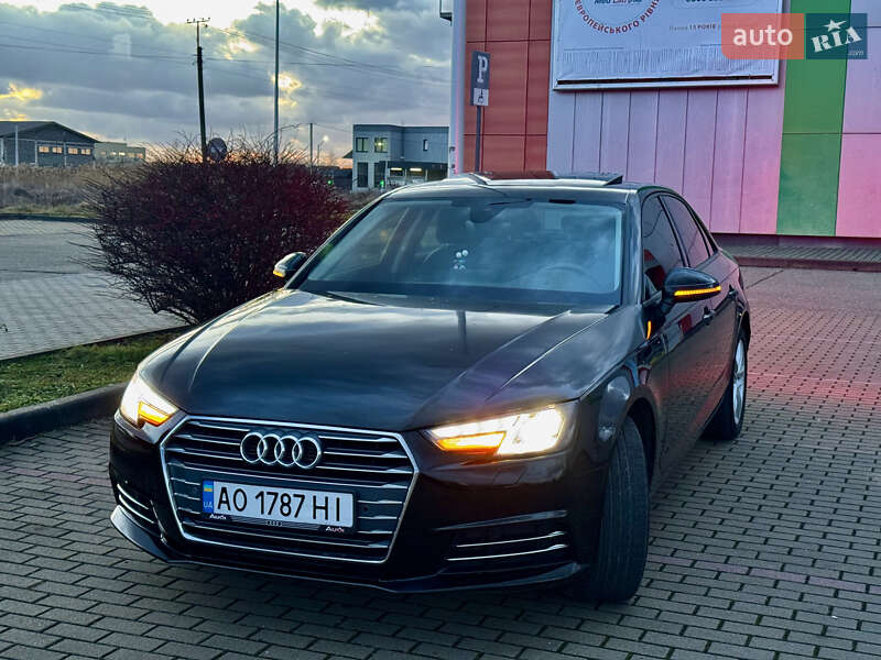 Седан Audi A4 2016 в Виноградові