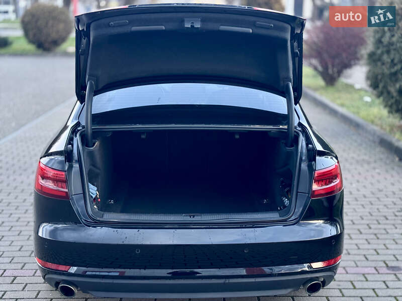 Седан Audi A4 2016 в Виноградові