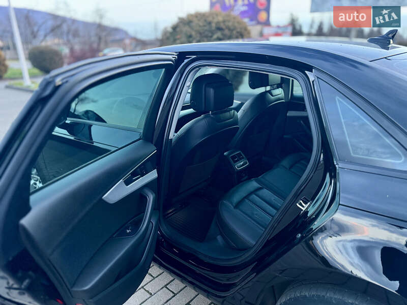 Седан Audi A4 2016 в Виноградові