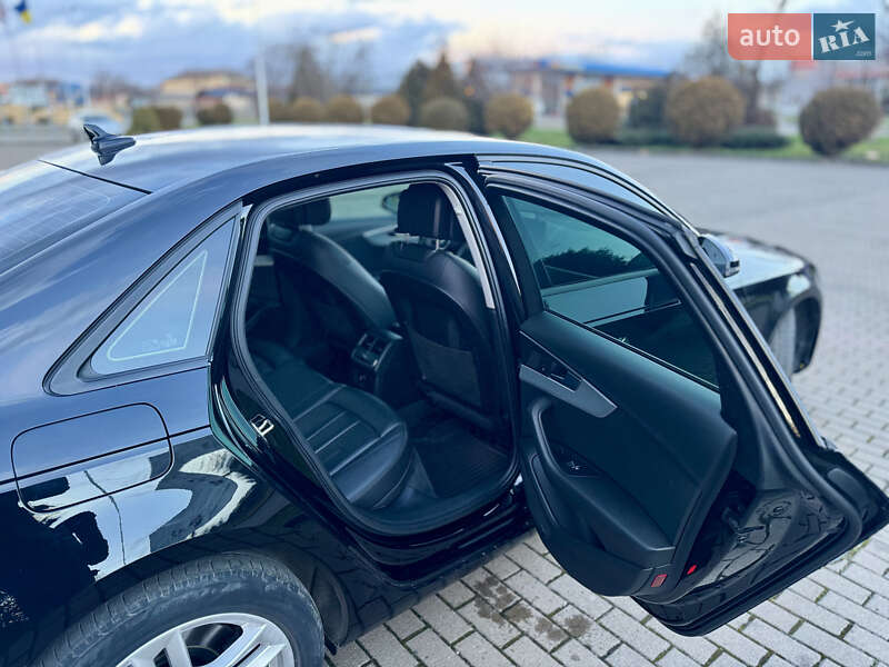 Седан Audi A4 2016 в Виноградові
