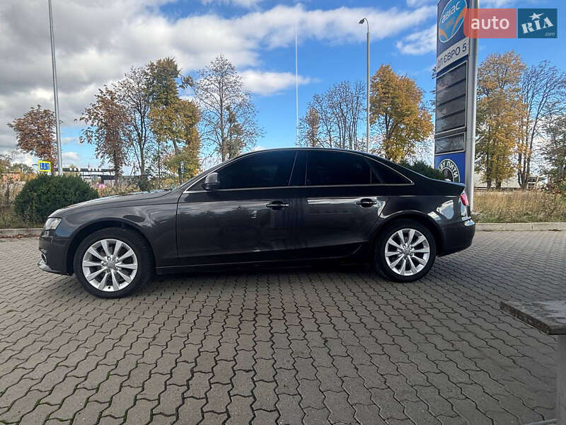 Седан Audi A4 2008 в Тульчині