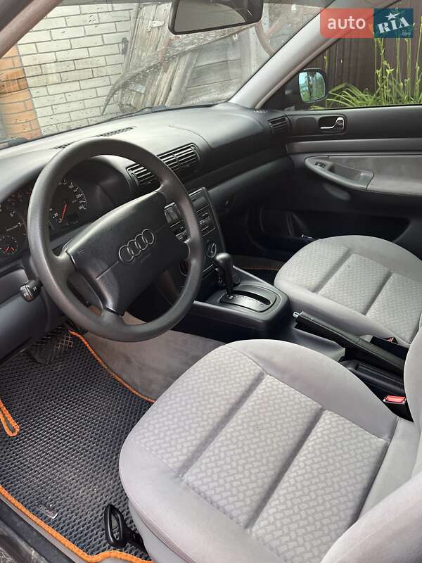 Седан Audi A4 1996 в Конотопе
