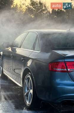 Седан Audi A4 2012 в Чернівцях