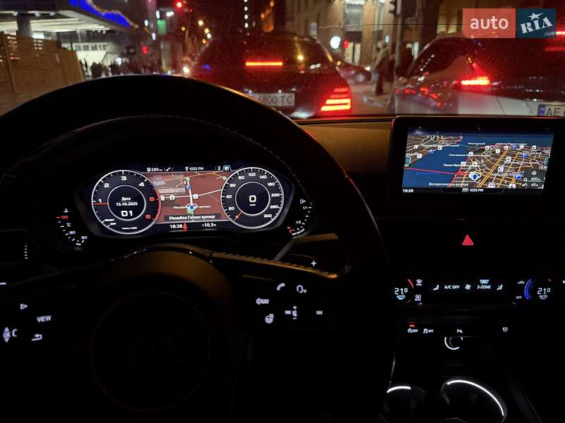 Седан Audi A4 2018 в Дніпрі