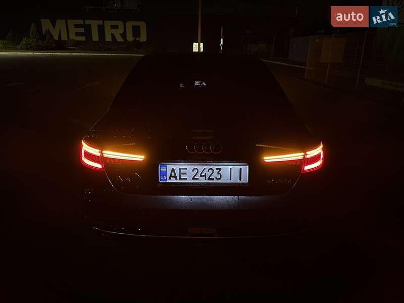 Седан Audi A4 2018 в Дніпрі