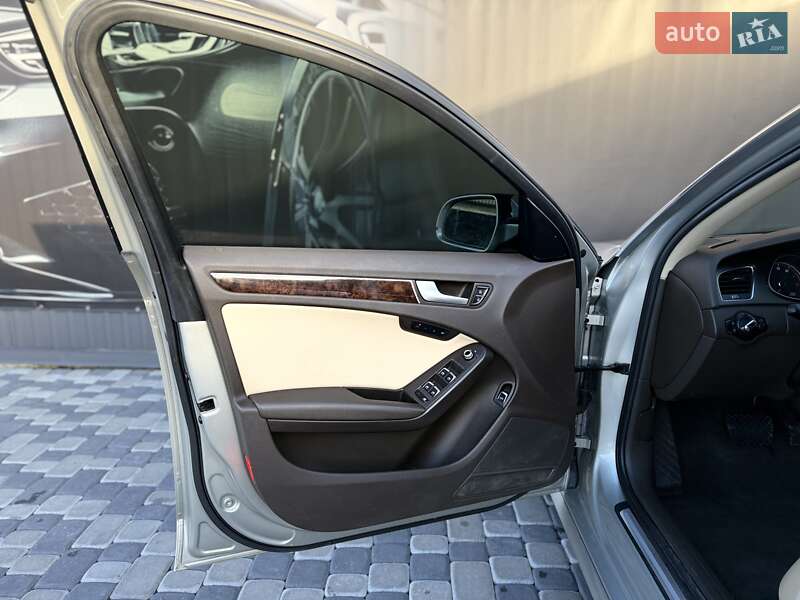 Седан Audi A4 2014 в Львові