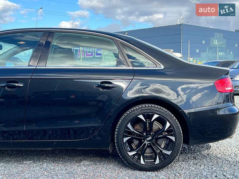 Седан Audi A4 2010 в Львове