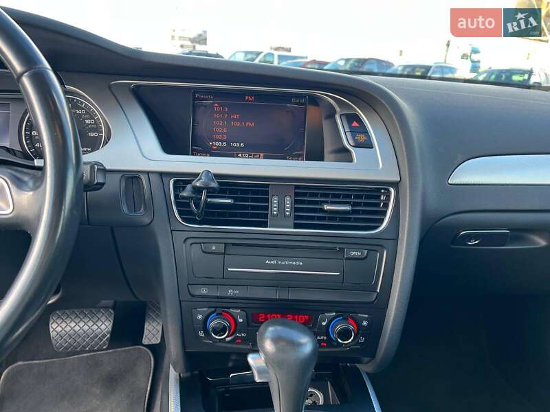 Седан Audi A4 2010 в Львове