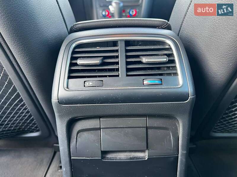 Седан Audi A4 2010 в Львове