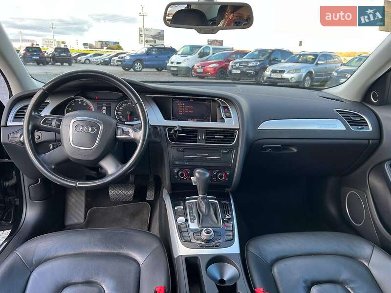 Седан Audi A4 2010 в Львове