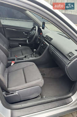 Седан Audi A4 2004 в 