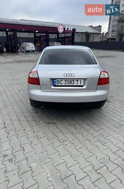 Седан Audi A4 2004 в 
