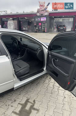 Седан Audi A4 2004 в 