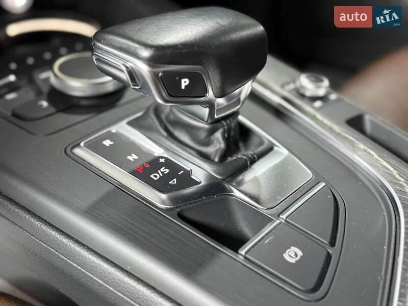 Седан Audi A4 2017 в Одессе