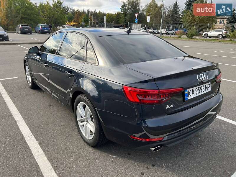 Седан Audi A4 2016 в Киеве