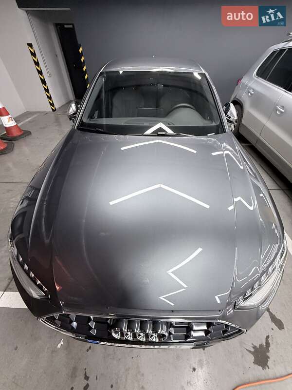 Седан Audi A4 2023 в Киеве