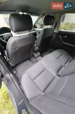 Седан Audi A4 2004 в 