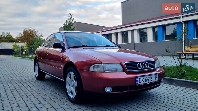 Седан Audi A4 1996 в Луцке