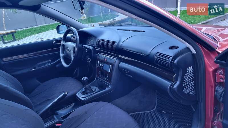 Седан Audi A4 1996 в Луцке