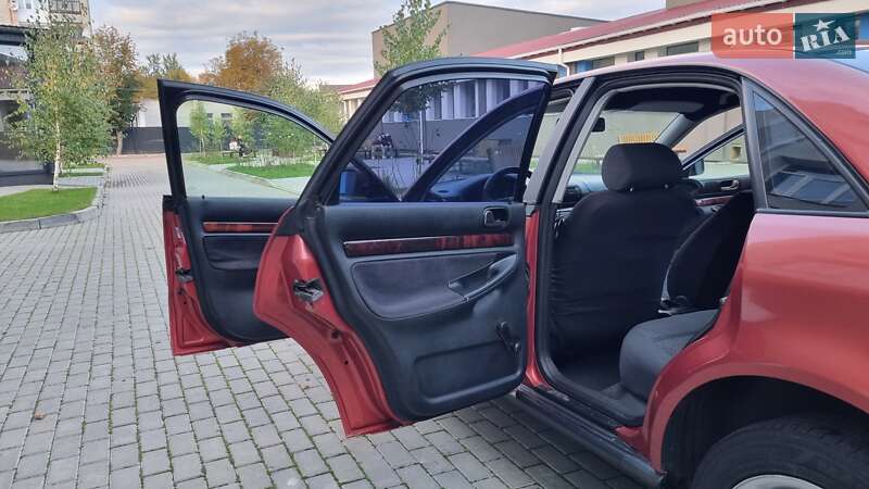 Седан Audi A4 1996 в Луцке