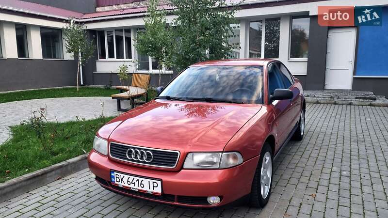 Седан Audi A4 1996 в Луцке