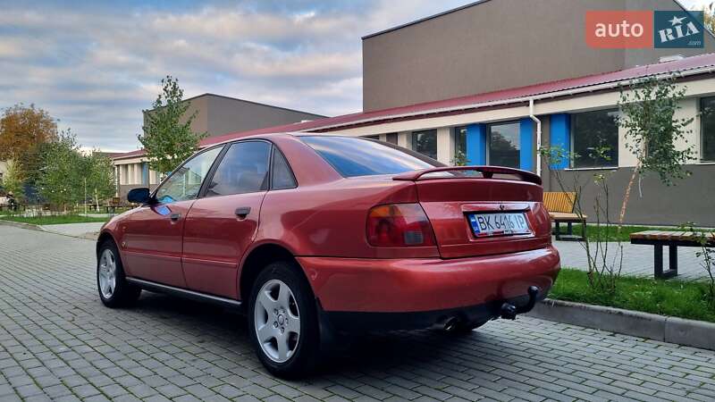 Седан Audi A4 1996 в Луцке