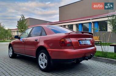 Седан Audi A4 1996 в 