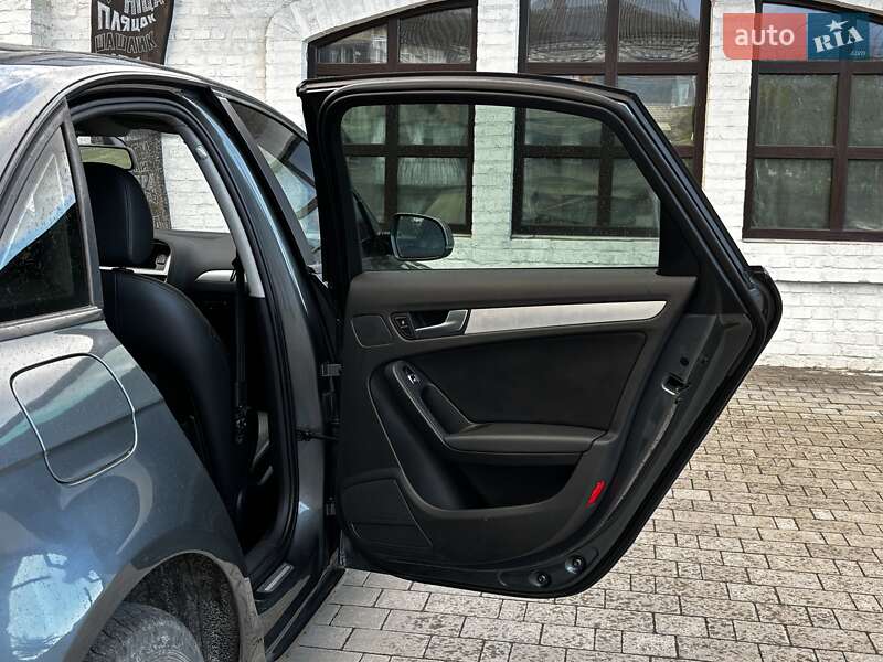 Седан Audi A4 2013 в Красилові