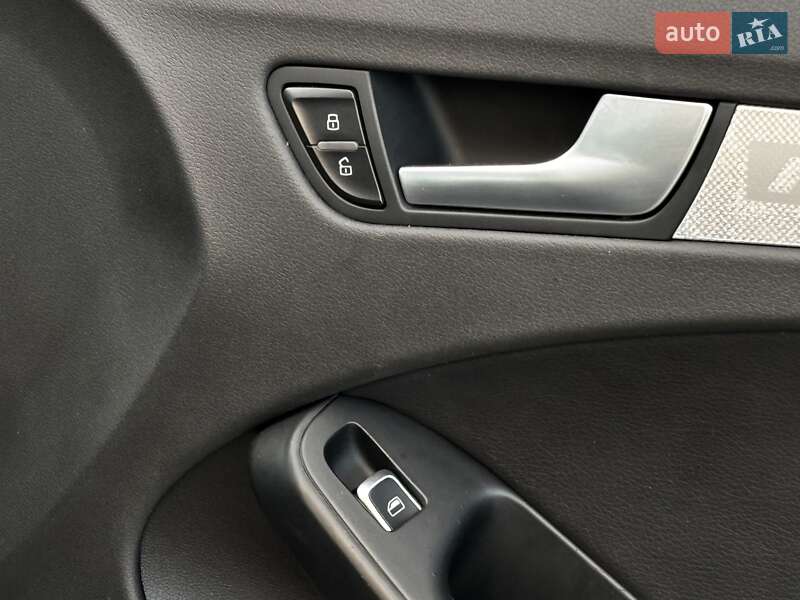 Седан Audi A4 2013 в Красилові