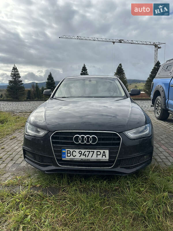Седан Audi A4 2015 в Турці