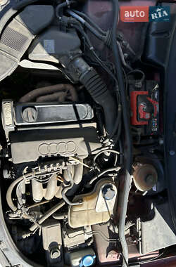 Седан Audi A4 1995 в  фото 10 Седан Audi A4 1995 в