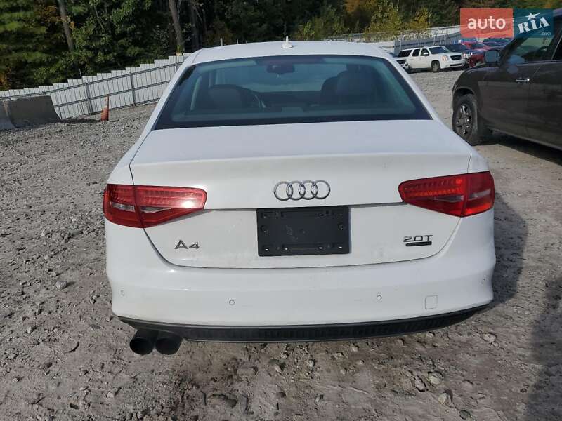 Седан Audi A4 2015 в Львові
